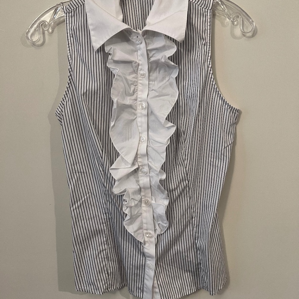 So cute sleeveless blouse